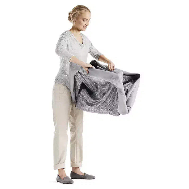 BABYBJÖRN Travel Crib Light - Light Silver: Carrying Bag, Steel Frame, Folds for Easy Transport