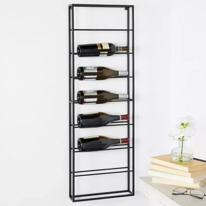 Cantinetta da parete minimalista in metallo da 43"x15" con 8 bottiglie e telaio a giorno nero - Olivia & May: Struttura in ferro, design salvaspazio