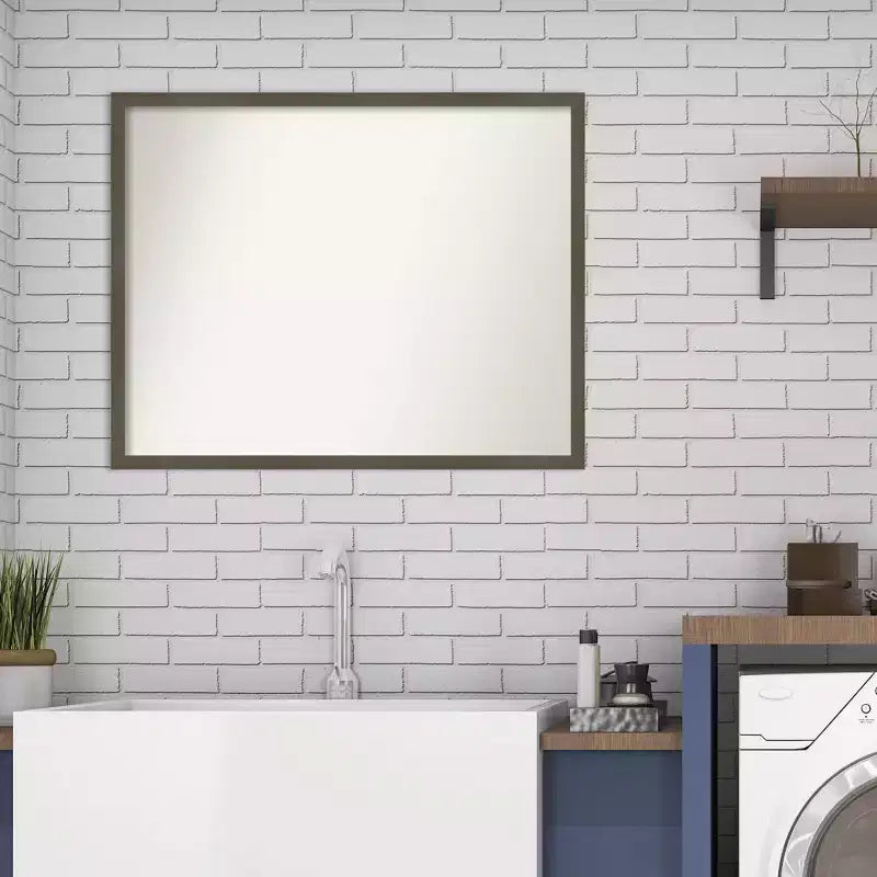 Specchio da parete per bagno in legno grigio argilla Svelte senza smussatura 30" x 24" - Amanti Art