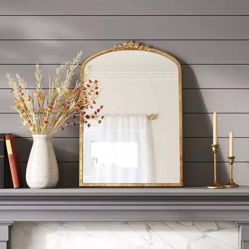 Specchio decorativo da parete dorato da 20"x30" - Threshold™