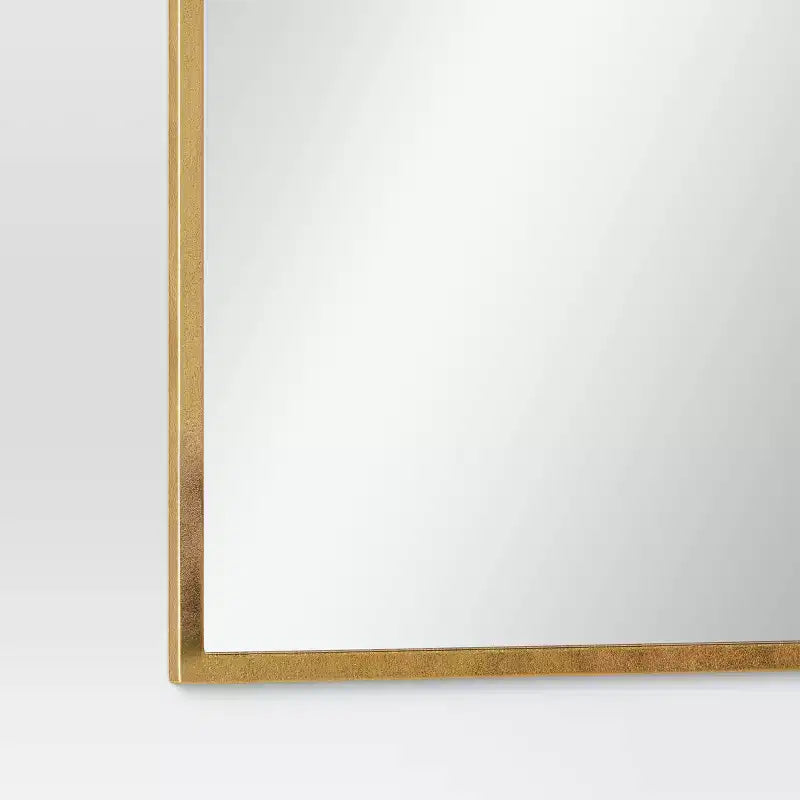 Specchio decorativo da parete dorato da 20"x30" - Threshold™