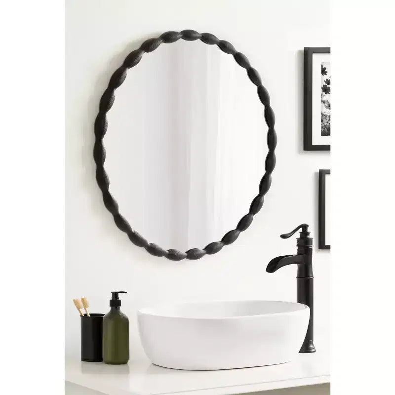 Kate & Laurel All Things Decor Specchio rotondo smerlato moderno Perlina da 26" nero: include l'hardware di montaggio, nessun assemblaggio richiesto