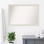 Specchio da parete stretto non smussato in assi rustiche bianche Amanti Art da 40" x 28" - Include l'hardware di montaggio