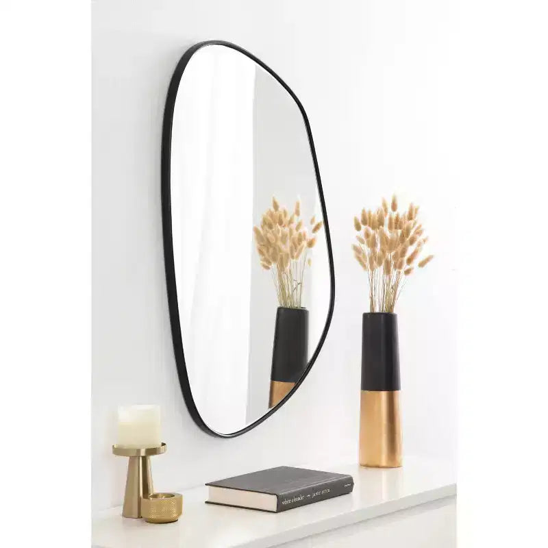 Specchio decorativo da parete Ponder nero 22"x30" - Kate & Laurel All Things Decor: Asimmetrico, bordo smussato, montaggio a parete
