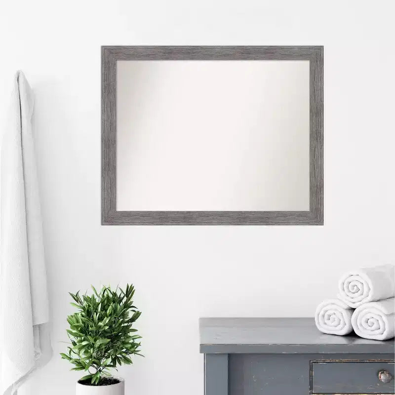 Amanti Art 32" x 26" Specchio da parete non smussato, a doghe sottili, grigio, per bagno: Rettangolare moderno, cornice in polistirene, montaggio a parete
