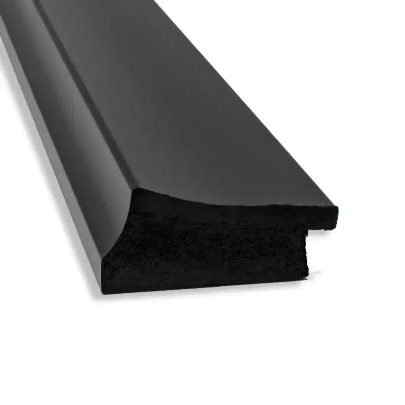 Specchio da parete senza smussature Grand Black Narrow di Amanti Art, 32" x 26"