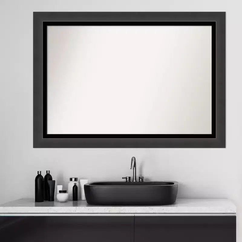 Specchio da parete per bagno nero Tuxedo non smussato da 41" x 29" - Amanti Art: Rettangolare moderno, cornice in polistirene, a parete