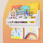 Libreria a Muro RiverRidge Home con 2 Barre Espositive per Opere d'Arte per Bambini