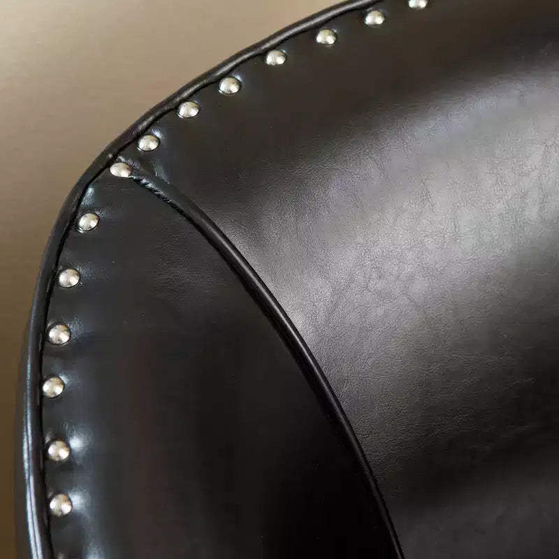 GDFStudio Hawthorne Poltrona Club Rivestita in Stile Contemporaneo con Borchie Decorative