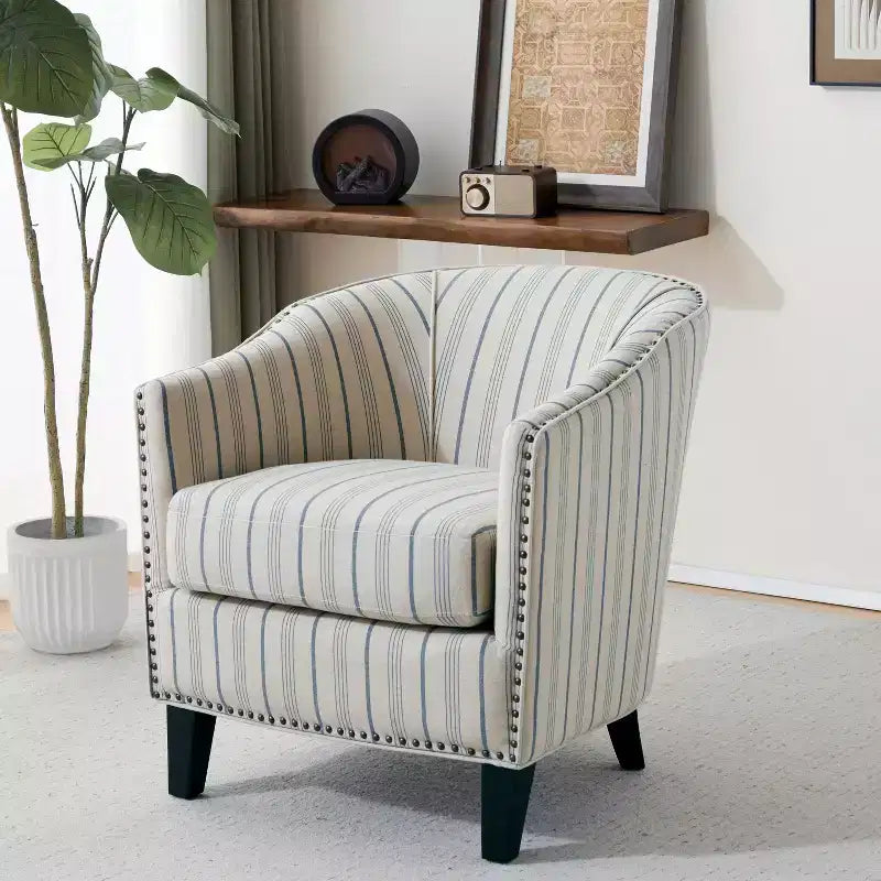 GDFStudio Hawthorne Poltrona Club Rivestita in Stile Contemporaneo con Borchie Decorative