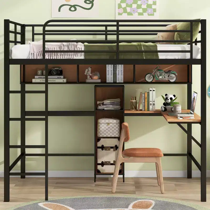 Letto a soppalco full-size con scrivania a L e scaffali, struttura in metallo e legno, nero e marrone - ModernLuxe