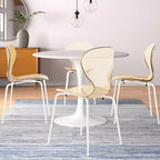 LeisureMod Bristol Set Sala da Pranzo 5 Pezzi Tavolo Rotondo, 4 Sedie da Pranzo in Plastica Gambe Bianche