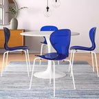 LeisureMod Bristol Set Sala da Pranzo 5 Pezzi Tavolo Rotondo, 4 Sedie da Pranzo in Plastica Gambe Bianche