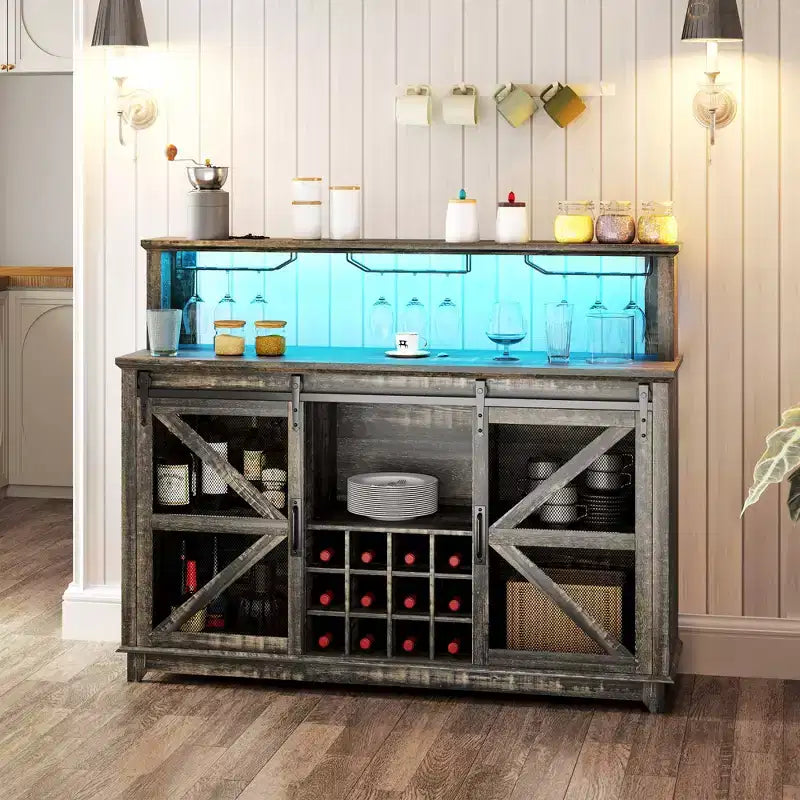 HOMCOM Mobile Bar da Cucina in Stile Fattoria con Luci LED e Ante Scorrevoli a Stalla, Mobile Bar 55 con Portabottiglie e Portabicchieri