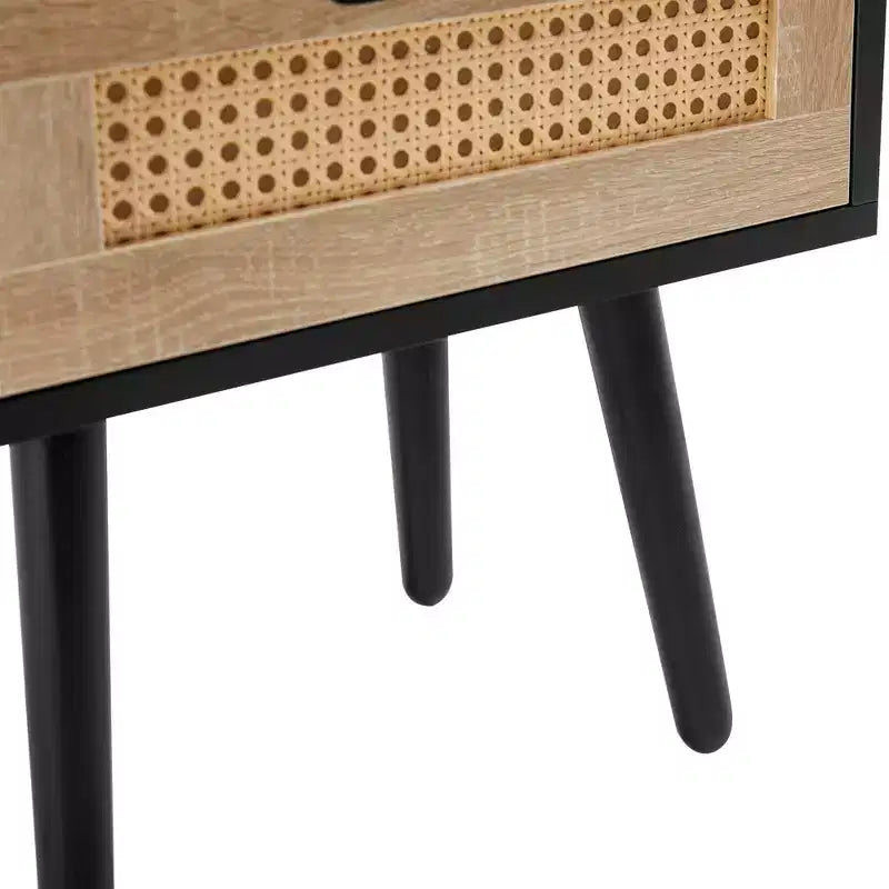 MAYEERTY Tavolino finale in rattan, comodino moderno con cassetto e gambe in legno massello, tavolino per soggiorno, camera da letto, nero