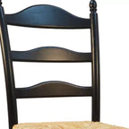 Sedia da pranzo HomeRoots con schienale a scala in paglia e legno nero