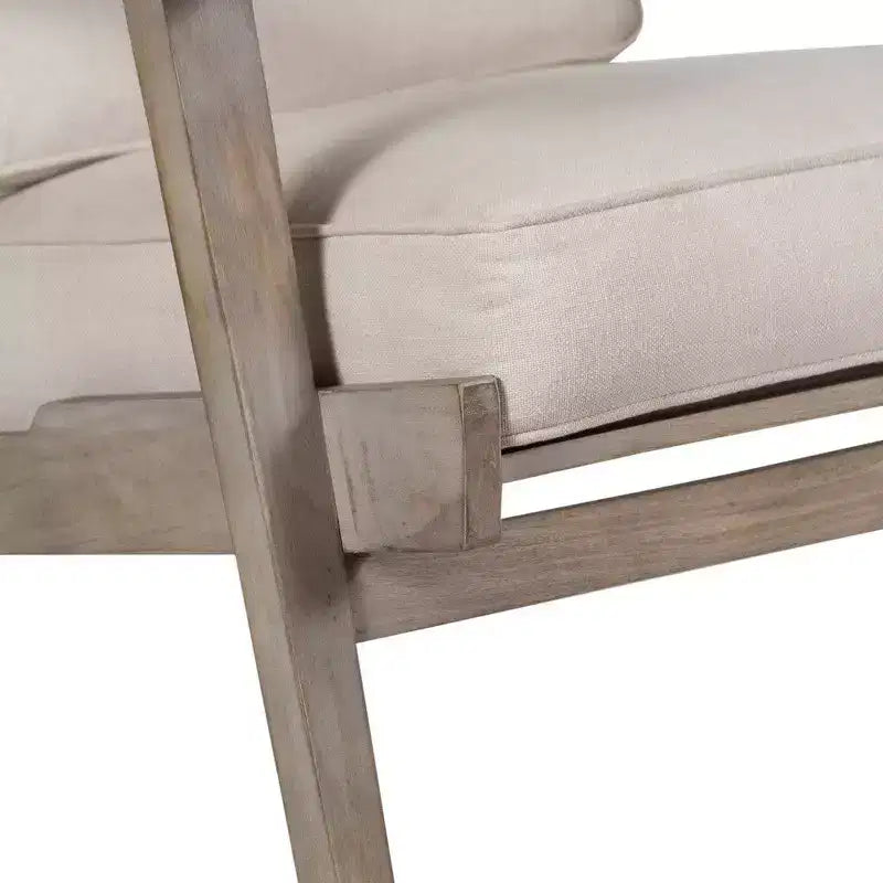 Sedia Royal Hampton in legno di mango lavorata a mano con seduta imbottita e gambe angolate