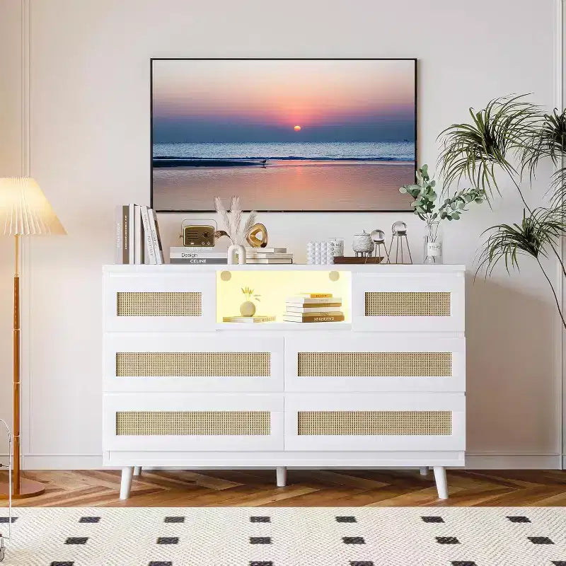 CuisinSmart Cassettiera Moderna in Rattan, Cassettiera LED con Stazione di Ricarica, Comò e Cassettiere in Legno con 6 Cassetti, Mobile TV per Armadio
