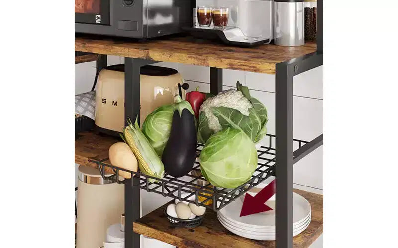 Scaffale da forno con presa di corrente, scaffale da cucina con cesto in filo, supporto per microonde con ampi ripiani aperti, scaffale portaoggetti autoportante a 6 livelli