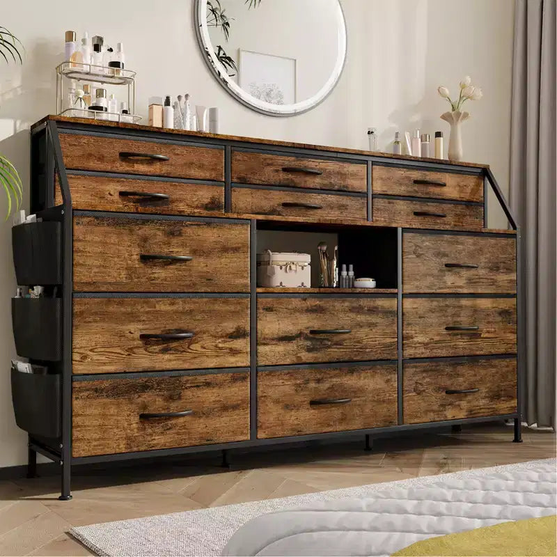 Cassettiera per Camera da Letto con 14 Cassetti, Cassettiera da 55" L con Tasca Laterale, Comò in Tessuto con Ripiani, Struttura Robusta, Piano in Legno