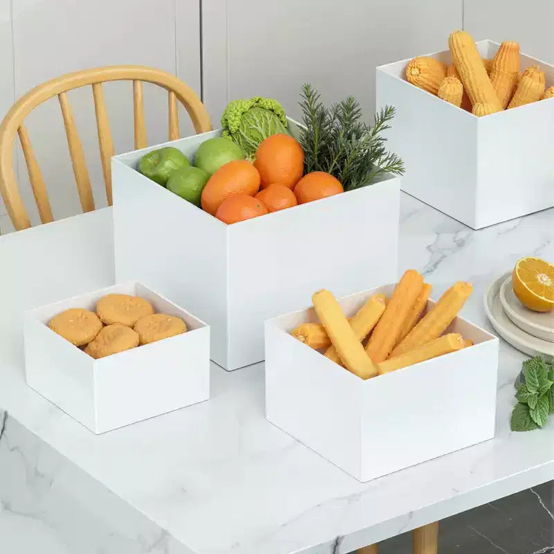 Rialzi per buffet in acrilico da 4 pezzi, espositore per alimenti con base cava, cubi espositivi impilabili per catering, dessert, collezionismo, gioielli, statuette
