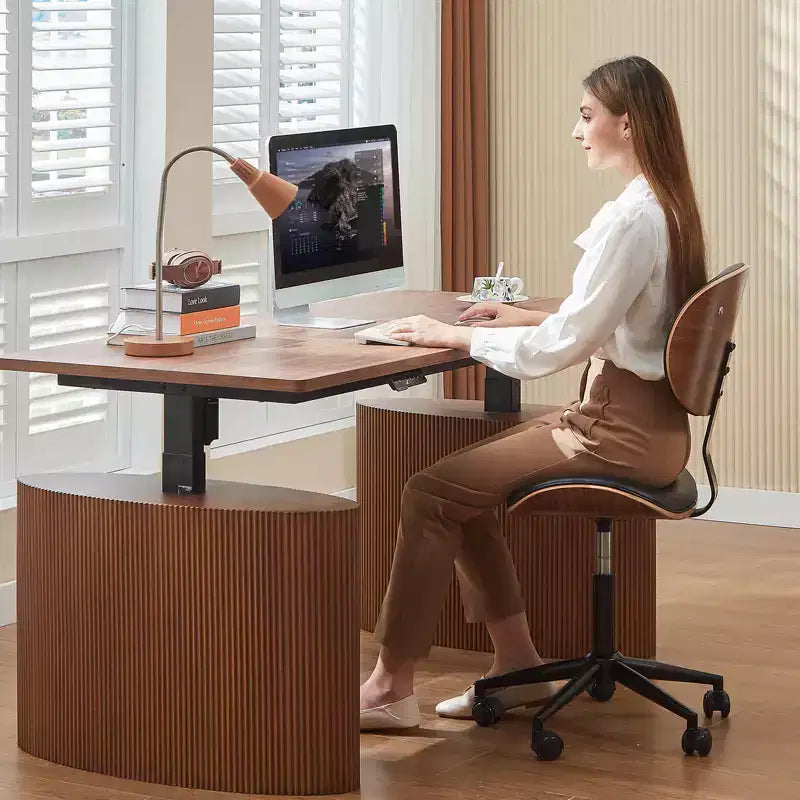 Sedia da scrivania ergonomica senza braccioli Bestier Bentwood per ufficio, comoda sedia da tavolo con supporto lombare, sedia da lavoro regolabile in altezza in pelle PU con ruote