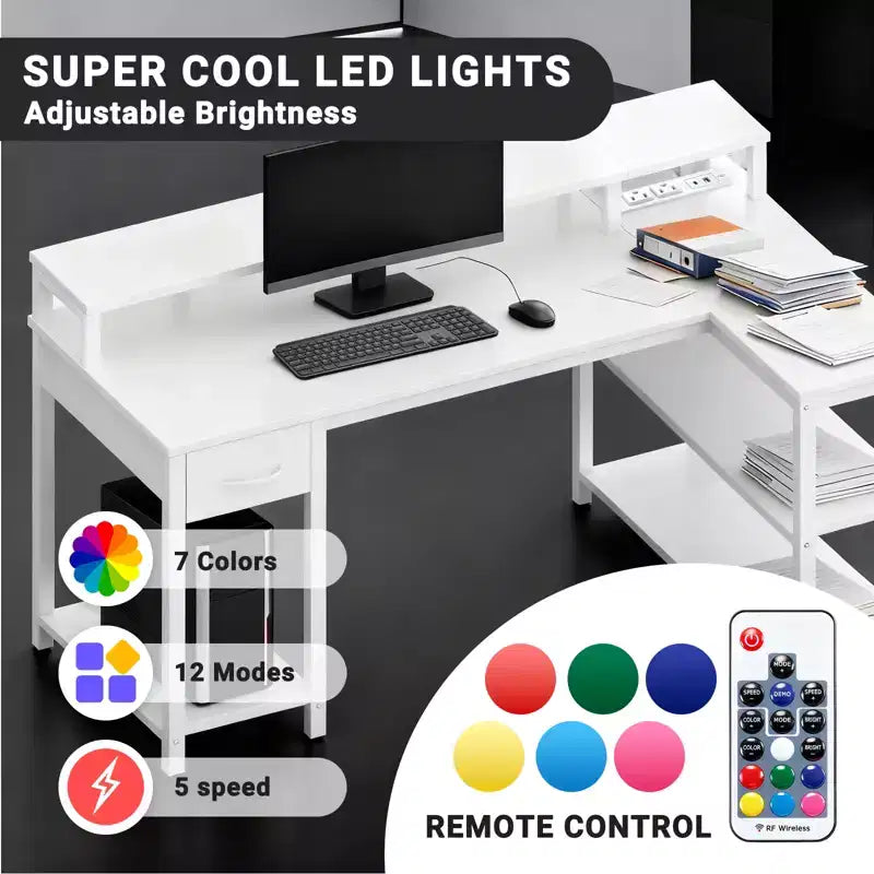 Scrivania da Gaming a L Bestier con Luci LED RGB, Stazione di Ricarica USB, Presa di Corrente, Supporto per Monitor e Scaffali Portaoggetti