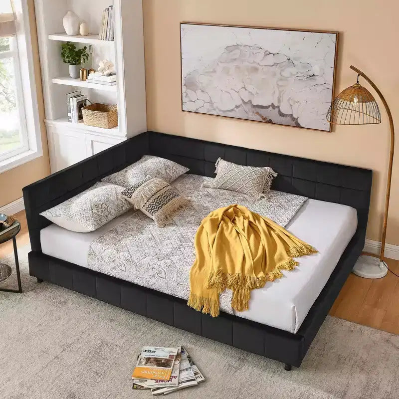 MAYEERTY Letto imbottito trapuntato Queen Size con schienale e braccioli in velluto per camera da letto, nero