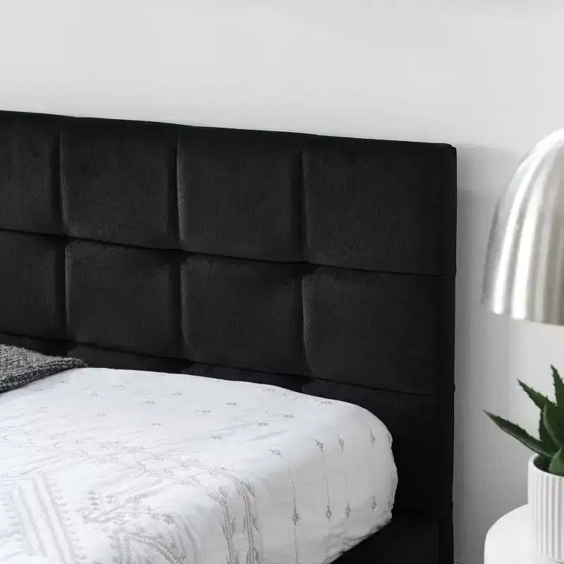 MAYEERTY Letto imbottito trapuntato Queen Size con schienale e braccioli in velluto per camera da letto, nero