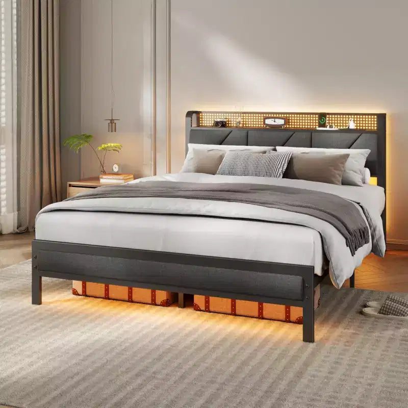 Struttura Letto Queen Size con Piattaforma, Testiera Imbottita, Luci LED, Stazione di Ricarica, Supporto in Metallo Rinforzato, Nessuna Rete a Molle Necessaria, Camera da Letto Moderna, USB