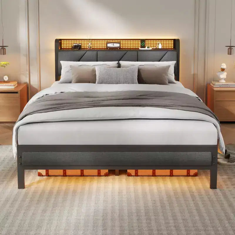 Struttura Letto Queen Size con Piattaforma, Testiera Imbottita, Luci LED, Stazione di Ricarica, Supporto in Metallo Rinforzato, Nessuna Rete a Molle Necessaria, Camera da Letto Moderna, USB