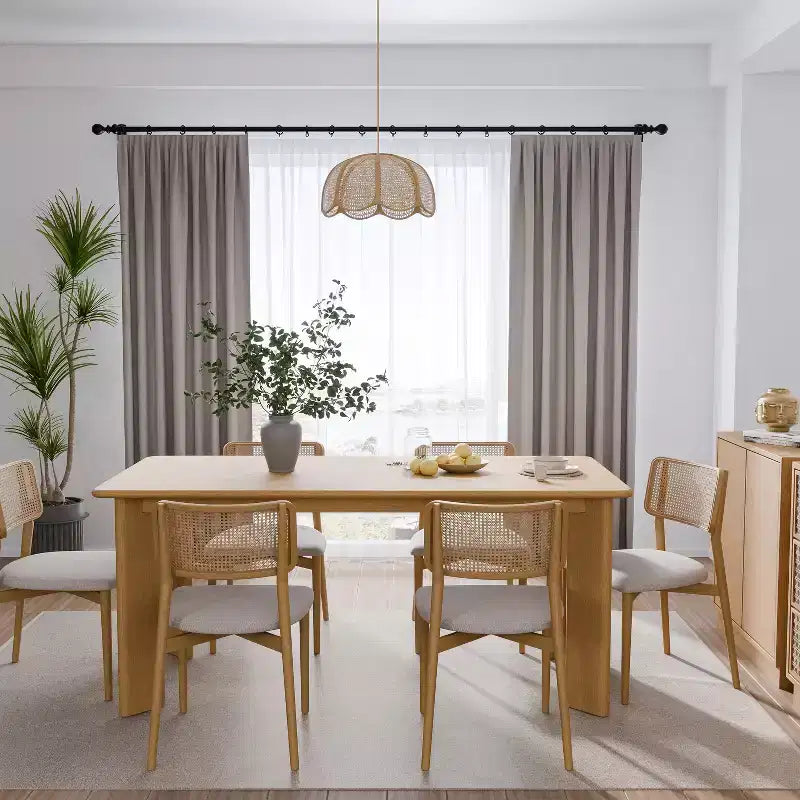 Tavolo da pranzo quadrato PexFix in legno massello stile rustico con piano in legno per sale da pranzo moderne e riunioni di famiglia