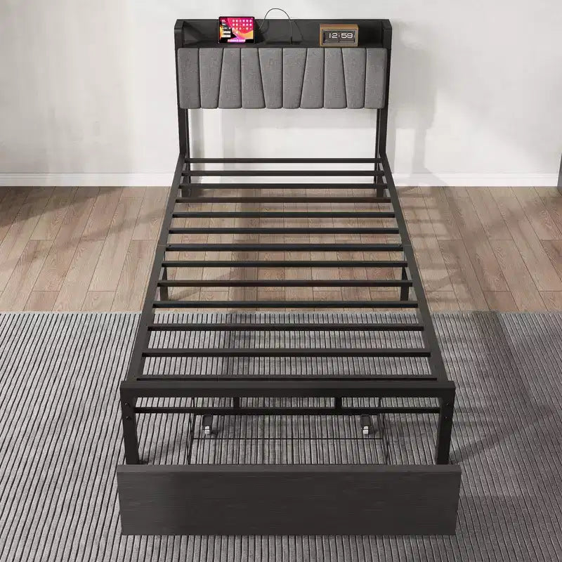 Telaio letto matrimoniale con testiera a contenitore, letto a piattaforma industriale nero con ampio cassetto e stazione di ricarica, non è necessaria la rete a molle