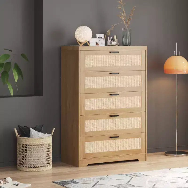 COZONY Comò alto 80 cm in rattan con 5 cassetti, cassettiera portaoggetti in legno con ampio piano per camera da letto e ingresso
