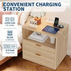 Comodino scanalato Set da 2 con stazione di ricarica, Comodino moderno di metà secolo, Tavolino con 2 cassetti e spazio contenitore