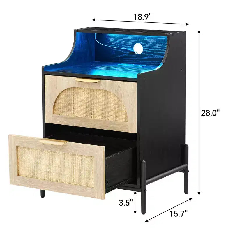 Comodino in Rattan di Legno, Confezione da 2, Stazione di Ricarica e Luci LED, Porte USB/Prese, 3 Cassetti in Rattan, Nero per Camera da Letto