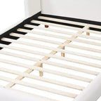 Letto imbottito con struttura a piattaforma, Queen/King Size, profilo basso, con testiera imbottita ad alette, bianco - ModernLuxe