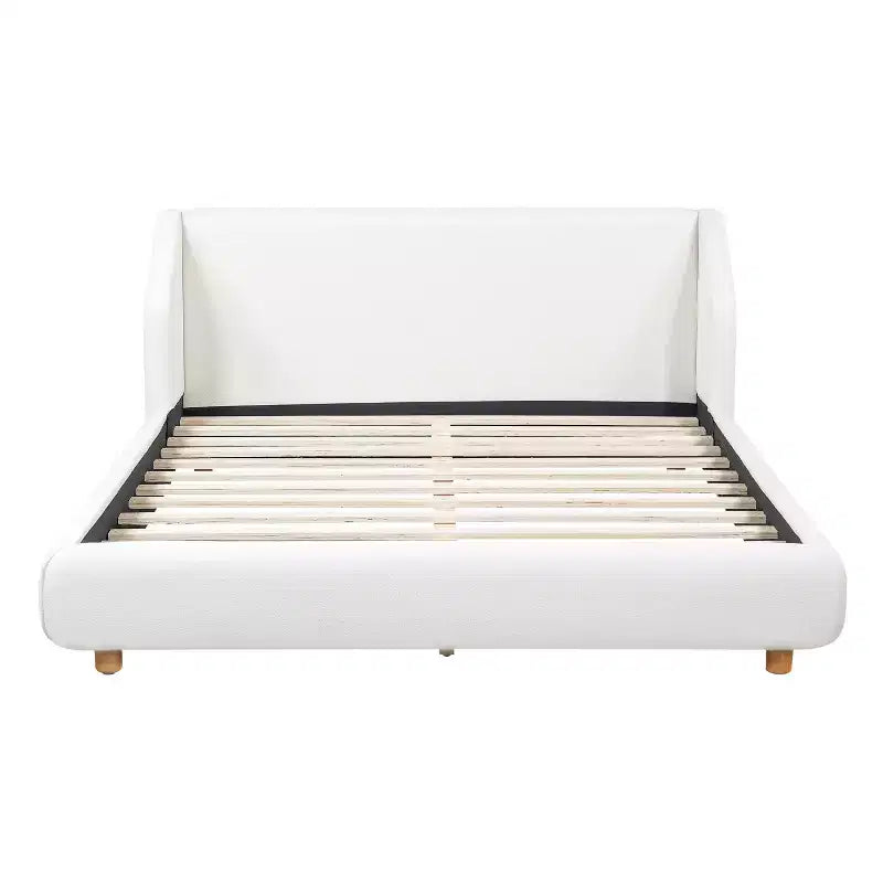 Letto imbottito con struttura a piattaforma, Queen/King Size, profilo basso, con testiera imbottita ad alette, bianco - ModernLuxe