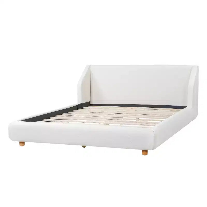 Letto imbottito con struttura a piattaforma, Queen/King Size, profilo basso, con testiera imbottita ad alette, bianco - ModernLuxe