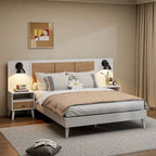 Letto Matrimoniale in Legno Massello con 2 Comodini, Lampade Integrate, Design in Rattan e Legno, Bianco