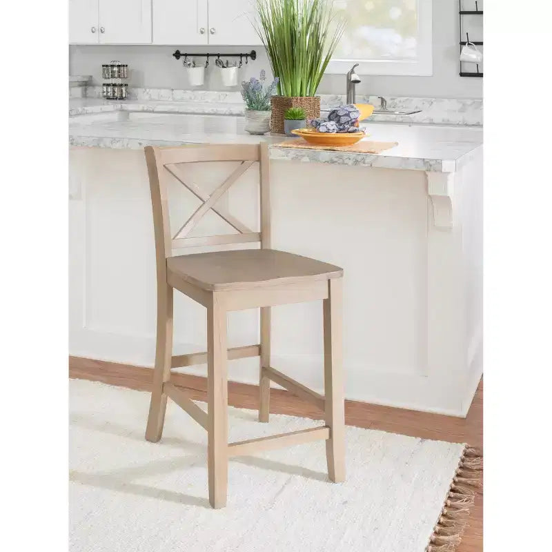 Sgabelli da bar X-Back tradizionali Torino in legno massello altezza bancone da 24" con finitura grigio chiaro – Linon