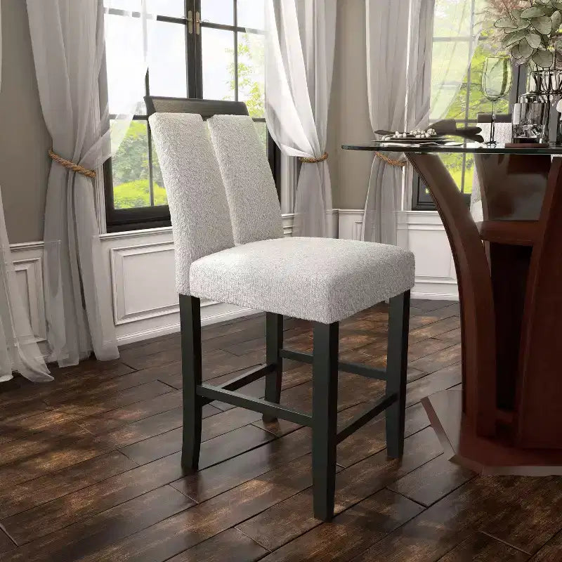 miBasics Set di 2 Sgabelli da Bar Altezza Bancone Northstar Contemporaneo con Rivestimento in Bouclé Bianco/Nero: Imbottiti, Gambe in Legno, Imbottitura in Schiuma