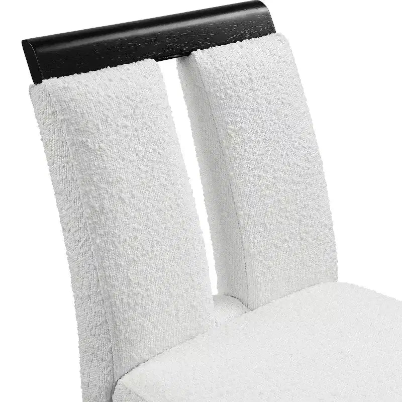 miBasics Set di 2 Sgabelli da Bar Altezza Bancone Northstar Contemporaneo con Rivestimento in Bouclé Bianco/Nero: Imbottiti, Gambe in Legno, Imbottitura in Schiuma
