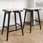 Nathan James Barker Sgabello da bar in legno e bouclé ad altezza bancone, nero: Rivestito in lino, altezza 63 cm
