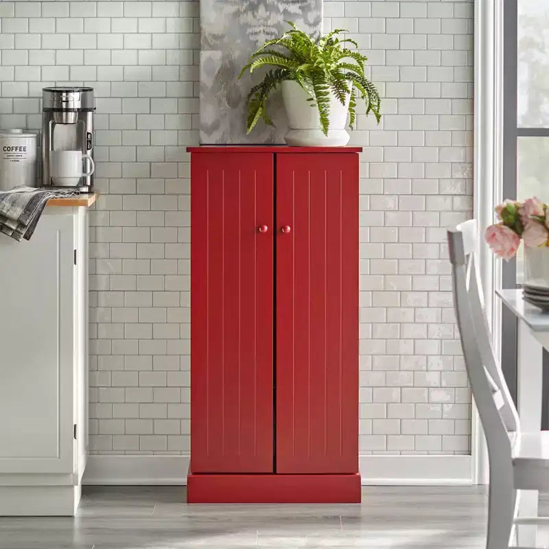 Dispensa multiuso rossa Buylateral: Stile transitorio, struttura in MDF, 3 ripiani regolabili, 10 scomparti ad anta