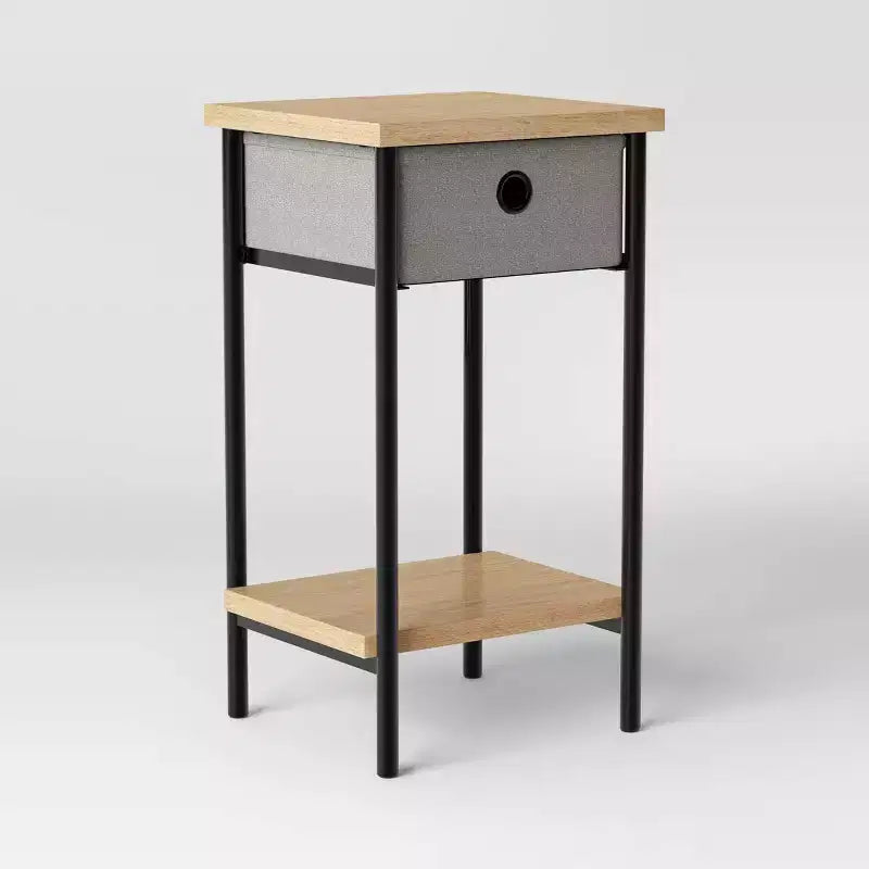 Tavolino con contenitore in tessuto Struttura nera - Room Essentials™