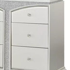 Cassettiere Maverick 67" platino - Acme Furniture: stile Glendale, 9 cassetti, pomelli in cristallo, nessun assemblaggio richiesto