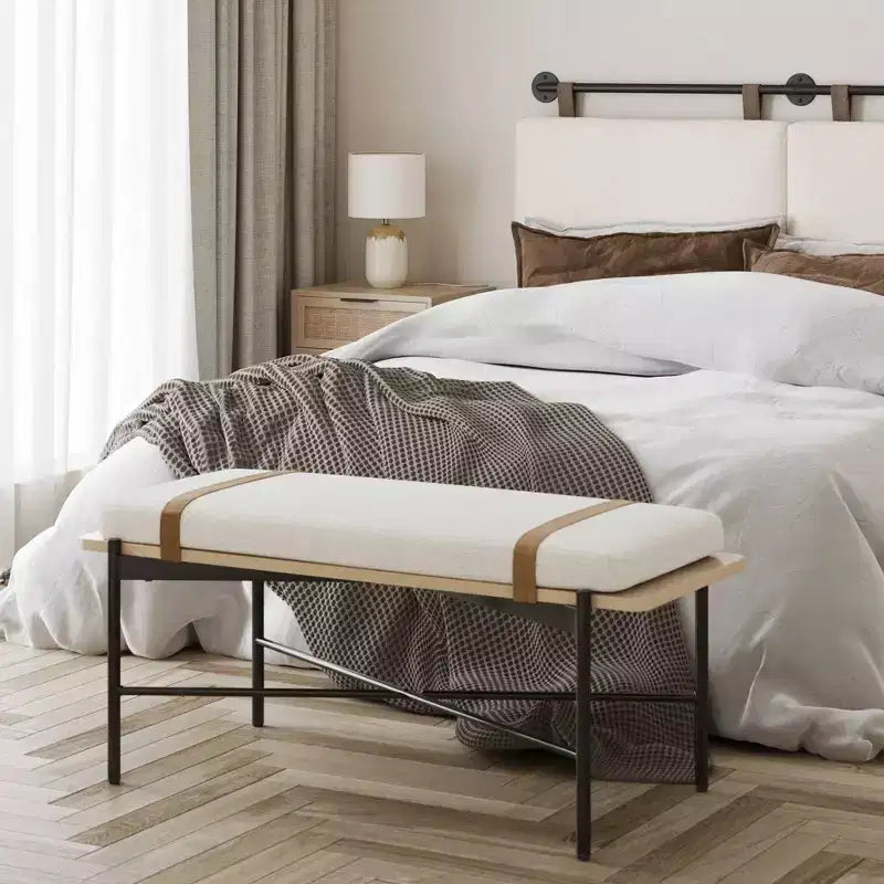 Panca Nathan James Thatcher con cuscino rimovibile in legno e metallo: Bordo curvo, Cinghie in pelle vegana, Design con cerniera, Facile da pulire