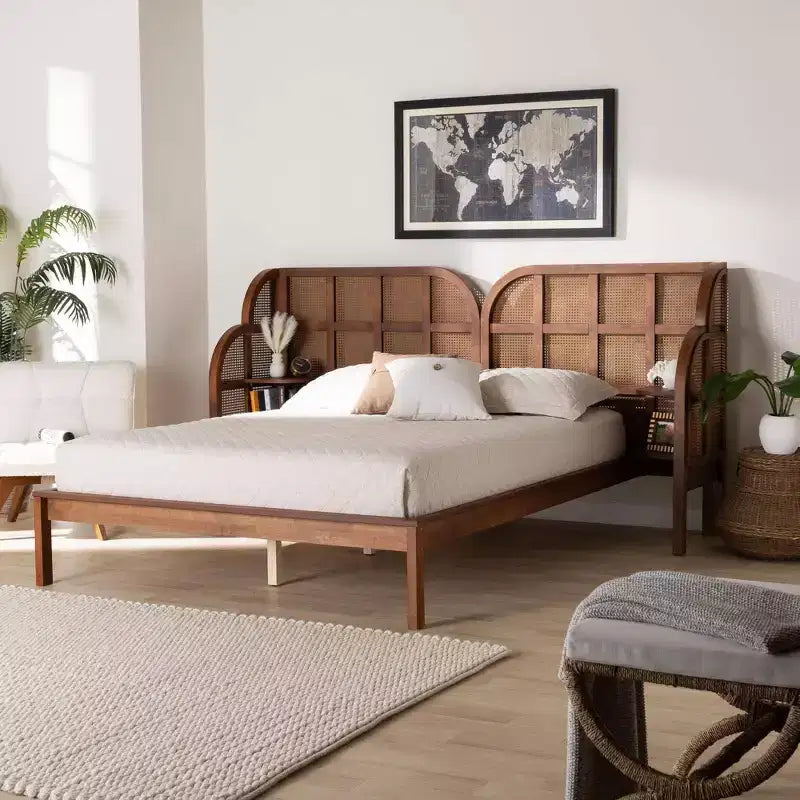 Baxton Studio Letto a piattaforma king-size con testiera ad ala Cascadia in legno, Marrone Noce