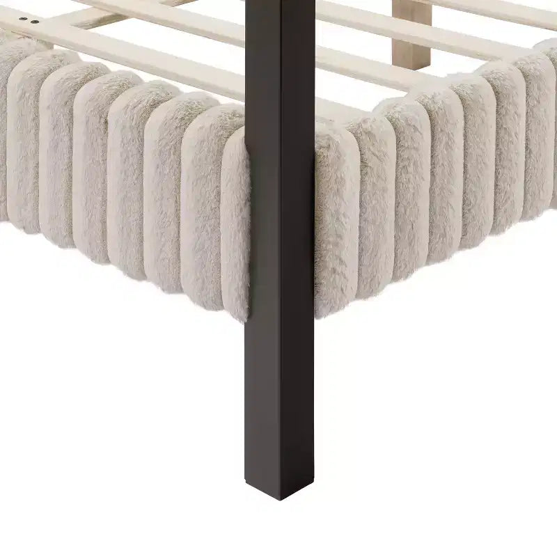 HOMES: Letti a baldacchino e a piattaforma "Inside + Out Queen Barrette" con testiera imbottita in velluto a coste, colore marrone chiaro